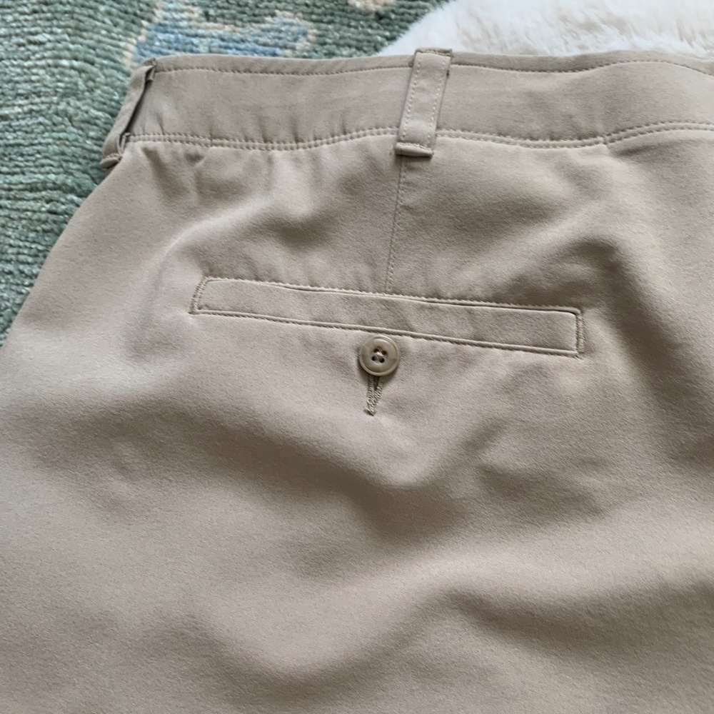 Ben Hogan Tan Shorts- Waist 44 - Picture 9 of 9
